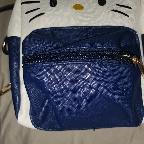 Mini Hello kitty backpack - Picture 5 of 8